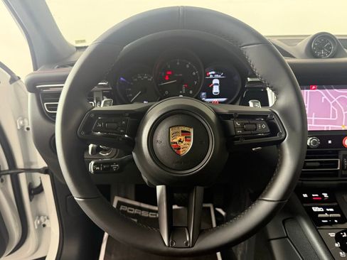 New 2026 Porsche Macan image 36