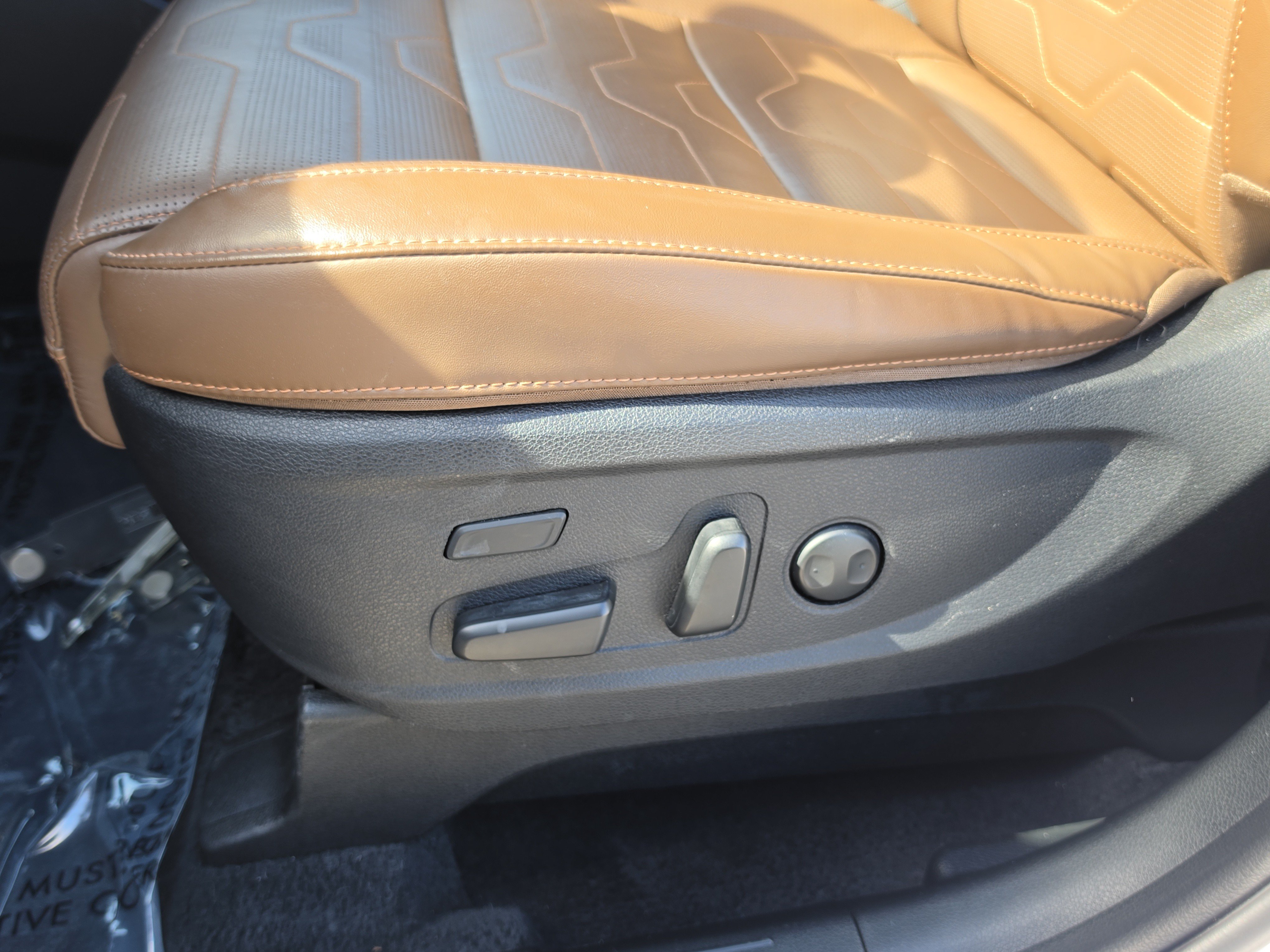 Certified 2022 Kia Telluride SX w/ SX Prestige Package AWD/4WD image 22
