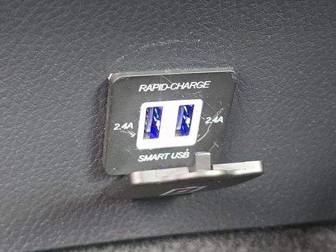 Used 2023 Toyota Camry SE image 10