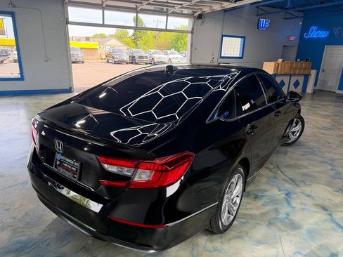 Used 2019 Honda Accord EX image 2
