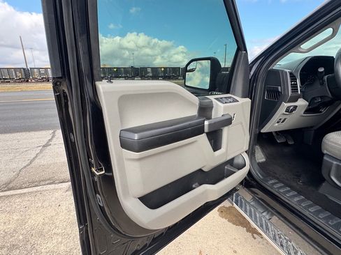 Used 2019 Ford F150 XLT w/ Equipment Group 302A Luxury image 27