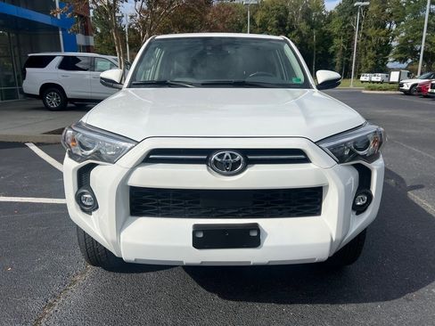 Used 2024 Toyota 4Runner SR5 Premium image 3