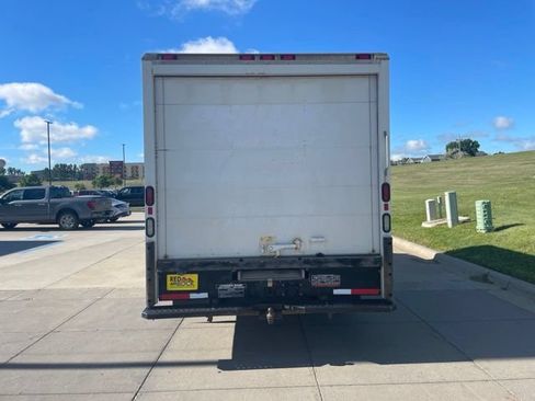Used 2008 Ford E-350 and Econoline 350 Super Duty RWD image 3