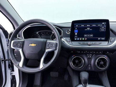 Used 2024 Chevrolet Blazer LT FWD image 3