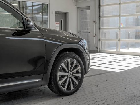 Used 2023 Mercedes-Benz GLB 250 4MATIC image 30