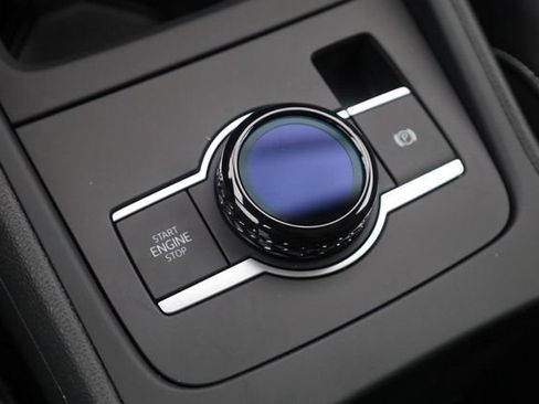 New 2026 Volkswagen Tiguan SE image 16