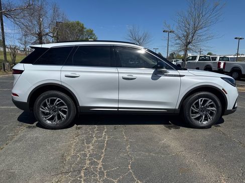 New 2026 Lincoln Corsair Premiere image 5