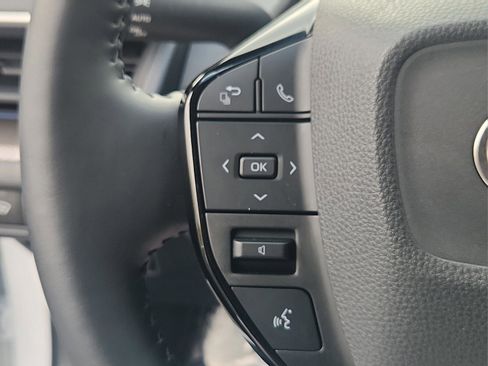 Certified 2024 Toyota Prius XLE image 24