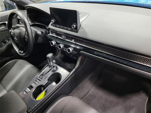 Used 2023 Honda Civic Sport image 18