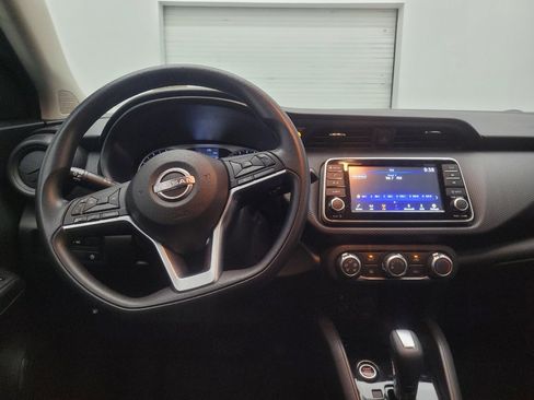 Used 2022 Nissan Kicks S image 22