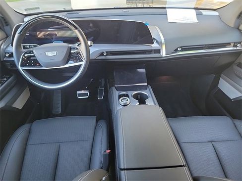 Used 2026 Cadillac Vistiq Luxury image 8