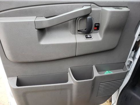 Used 2017 Chevrolet Express 3500 LT w/ LT Preferred Equipment Group image 11