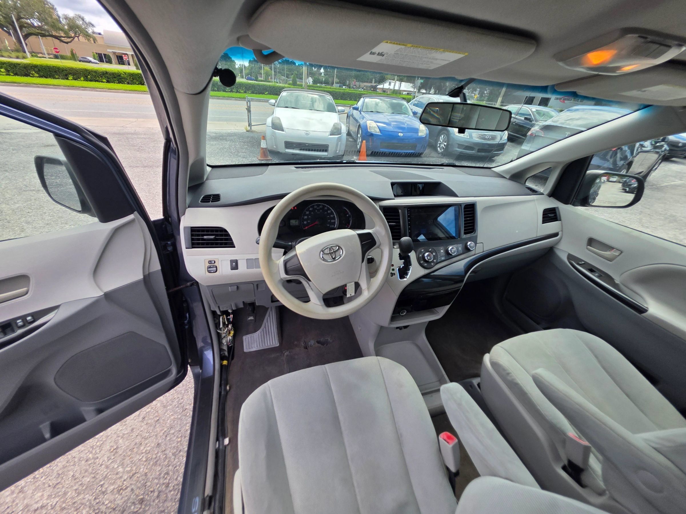 Used 2014 Toyota Sienna L FWD image 14