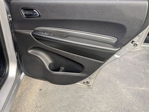 Used 2018 Dodge Durango GT image 32