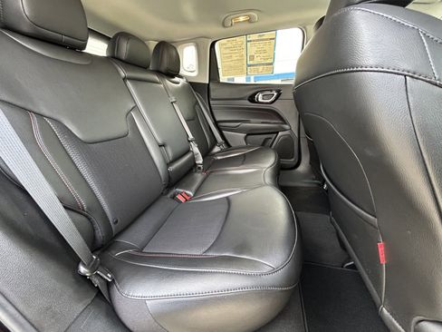 Used 2022 Jeep Compass Trailhawk image 16