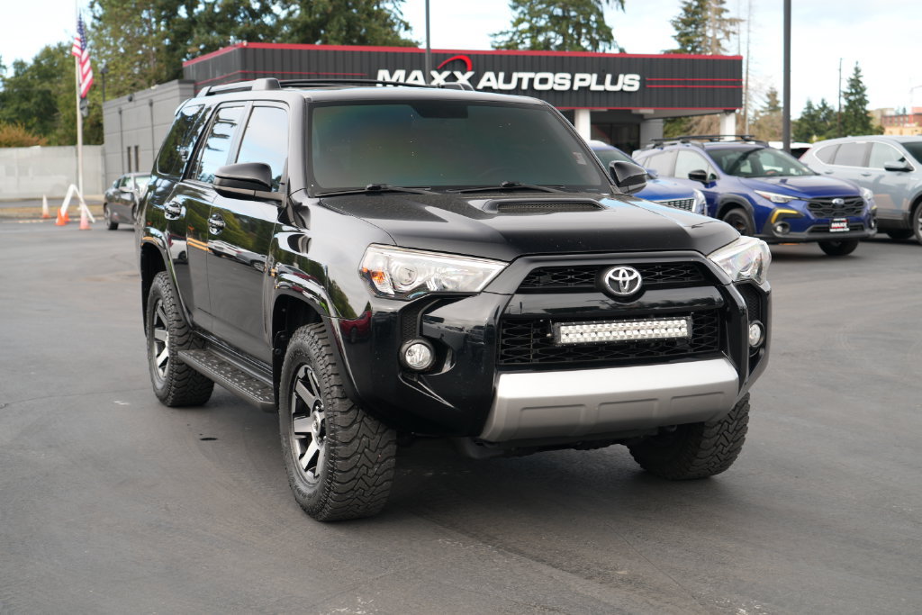 Used 2019 Toyota 4Runner TRD Off-Road AWD/4WD image 2