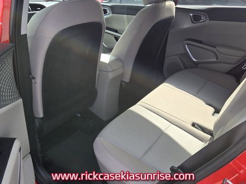 Used 2023 Kia Soul LX w/ LX Technology Package FWD image 9