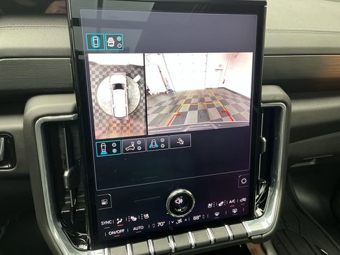 Certified 2025 GMC Yukon XL Denali w/ Sun & Power Step Package image 27