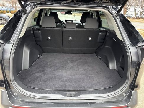 Used 2021 Toyota RAV4 XLE w/ Convenience Package image 8