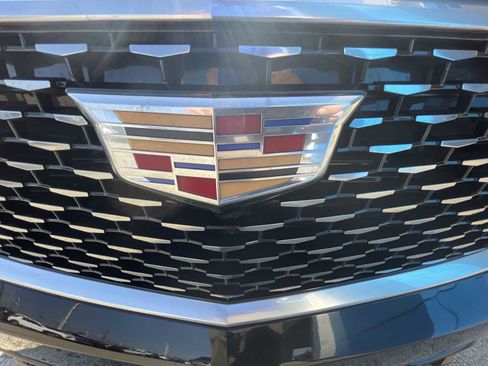 Certified 2025 Cadillac XT6 Premium Luxury image 32