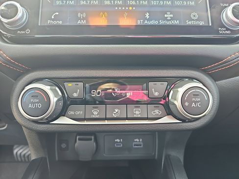 Used 2025 Nissan Versa SR w/ Trunk Package image 22