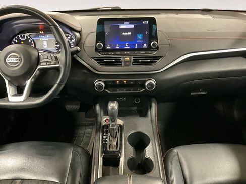 Used 2020 Nissan Altima 2.5 SR w/ Premium Package FWD image 3