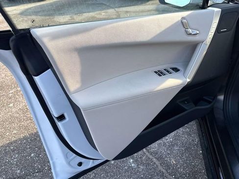 New 2026 BMW iX xDrive60 image 13