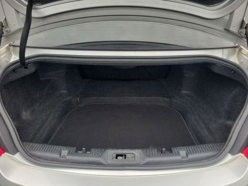Used 2015 Lincoln MKS FWD image 38