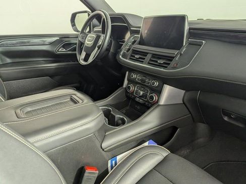 Used 2023 GMC Yukon SLT w/ SLT Premium Package image 30