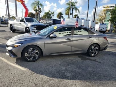 Used 2025 Hyundai Elantra SEL