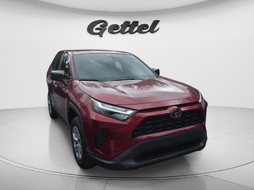 Used 2023 Toyota RAV4 LE FWD image 3