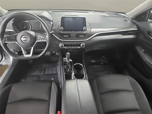 Used 2024 Nissan Altima 2.5 SV image 21