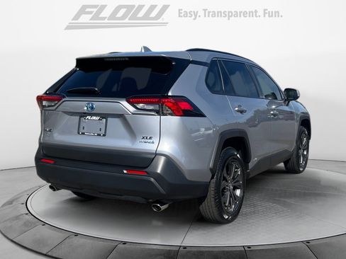 Used 2022 Toyota RAV4 XLE Premium AWD/4WD image 9