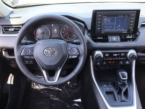 Used 2020 Toyota RAV4 XLE Premium image 17