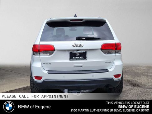 Used 2017 Jeep Grand Cherokee Laredo AWD/4WD image 4