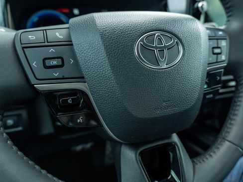 Used 2026 Toyota Camry XSE w/ Premium Package FWD image 30