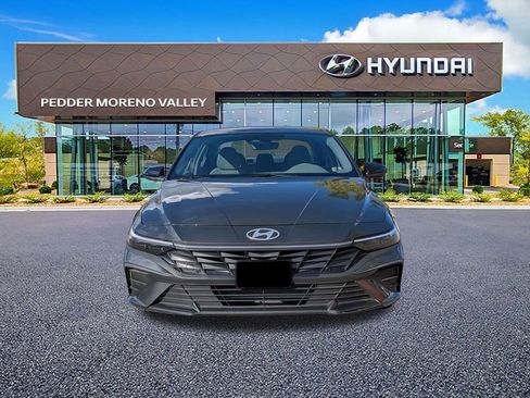 Used 2025 Hyundai Elantra Sport image 9