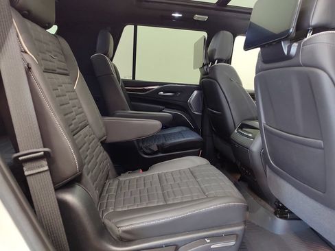 Used 2023 Cadillac Escalade Sport Platinum w/ LPO, ONYX Package AWD/4WD image 24