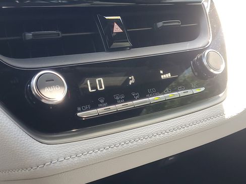 Certified 2024 Toyota Corolla SE FWD image 29