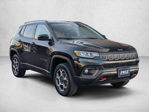 Used 2022 Jeep Compass Trailhawk w/ Trailhawk Convenience Group image 3