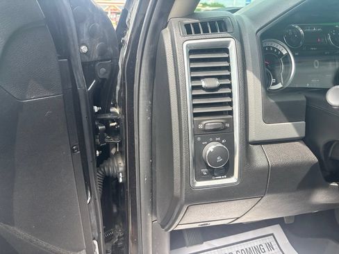 Used 2018 RAM 1500 Big Horn AWD/4WD image 9