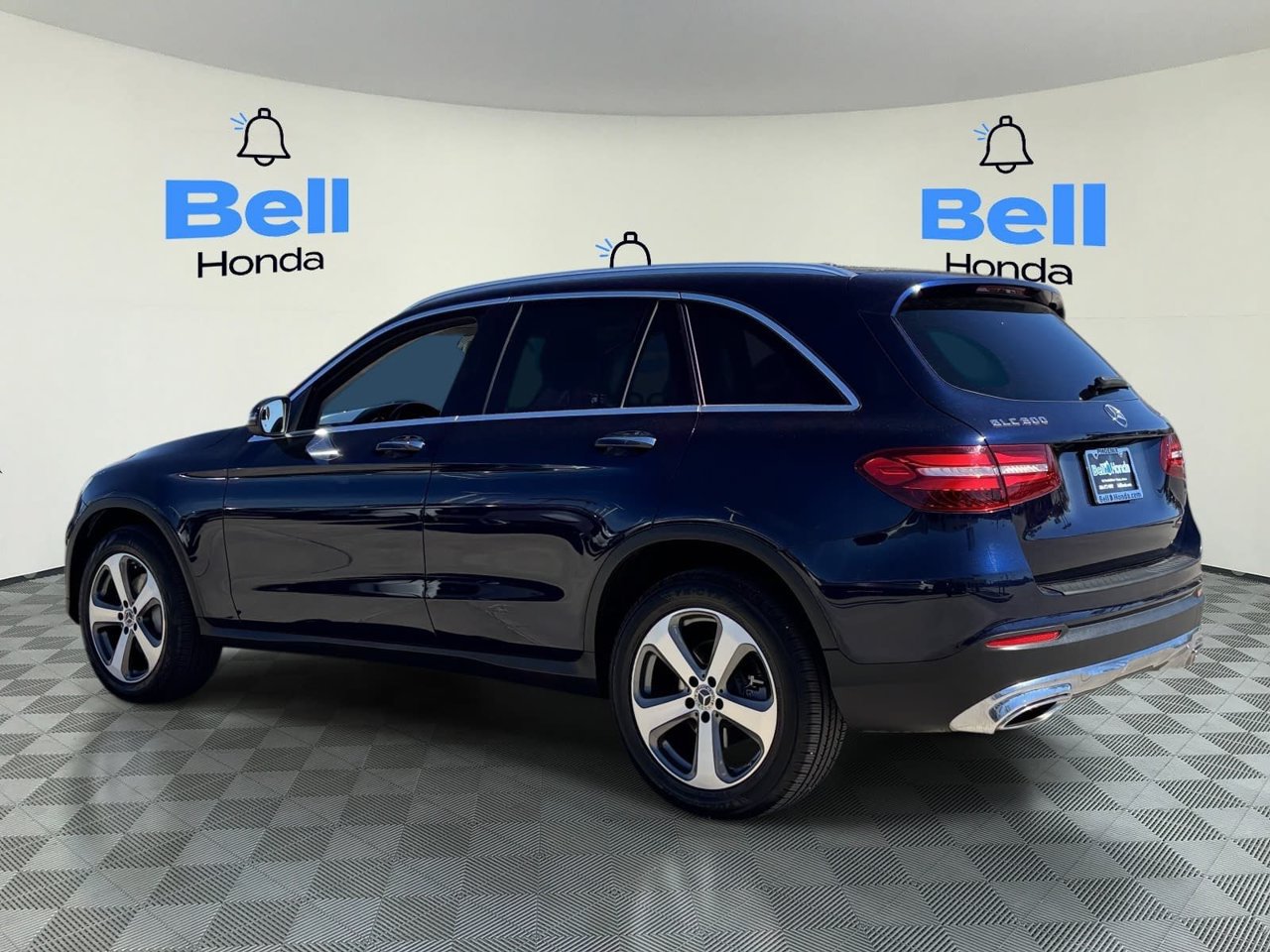 Used 2019 Mercedes-Benz GLC 300 4MATIC image 3
