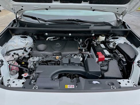 Used 2022 Toyota RAV4 XLE w/ Convenience Package FWD image 33