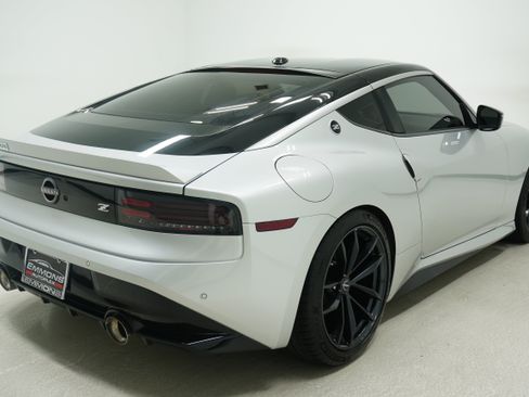 Used 2023 Nissan Z w/ Floor Mat Package (L93) RWD image 4