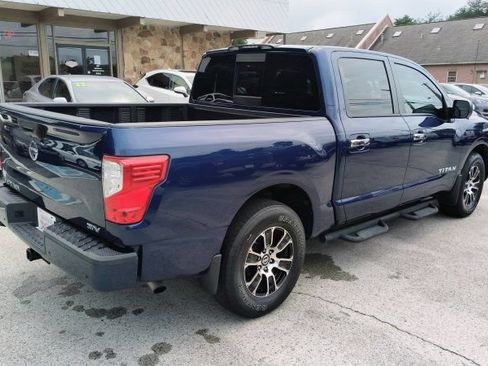 Used 2021 Nissan Titan SV w/ SV Convenience Package RWD image 5