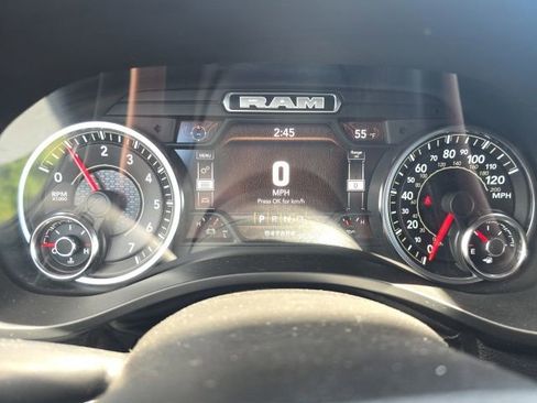 Used 2022 RAM 1500 Laramie AWD/4WD image 12