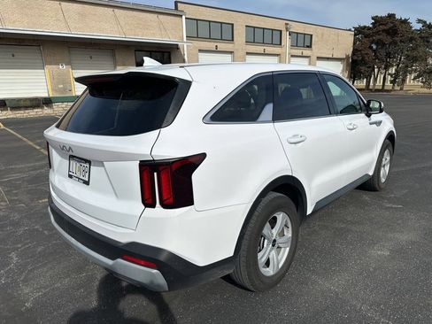 Certified 2024 Kia Sorento LX image 6