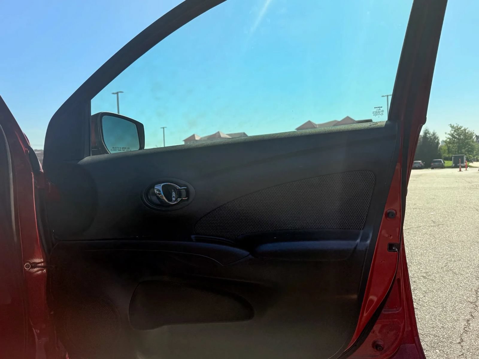 Used 2015 Nissan Versa SV w/ SV Appearance Package FWD image 9
