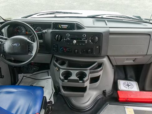 Used 2013 Ford E-450 and Econoline 450 Super Duty w/ Shuttle Bus Prep Pkg RWD image 11