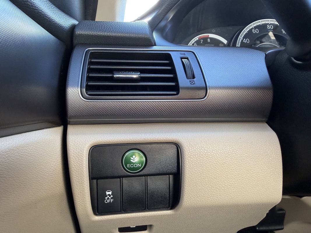 Used 2015 Honda Accord LX image 29